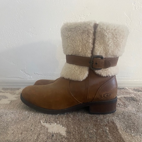UGG Australia Blayre II Boots - Picture 2 of 5